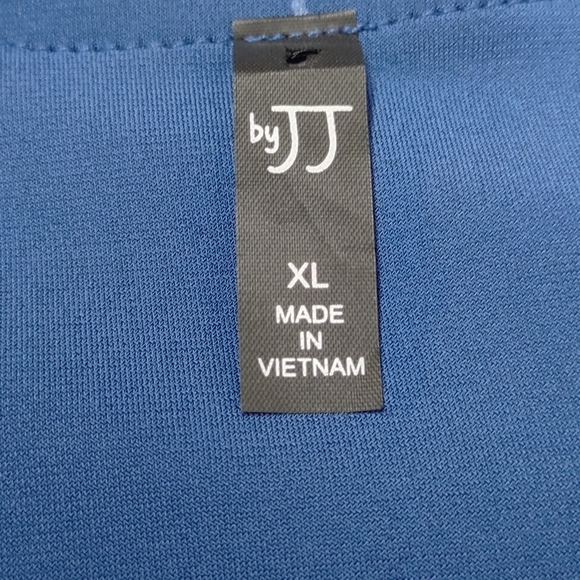 By JJ Blouse Women's Blue Flare Sleeve 1/4 Zipper Stretch Blouse Size XL - Picture 9 of 10